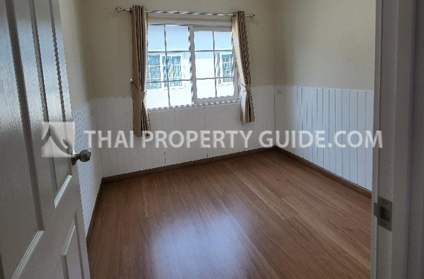 Townhouse in Sukhumvit 